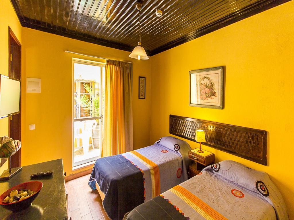 Casa Mestre Guesthouse Vila do Bispo Ruang foto